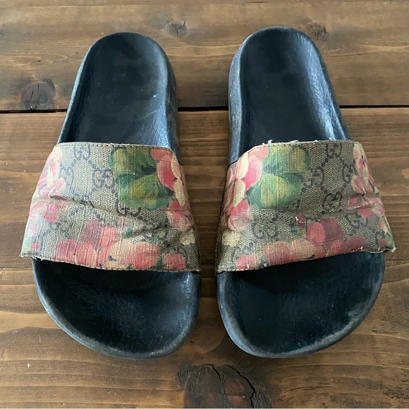 Gucci Shoes - Gucci GG Blooms Supreme Slides